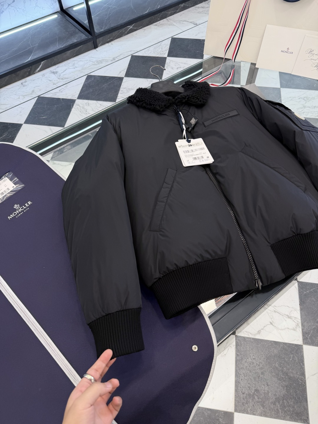 Moncler Maulevrier男士双面泰迪绒飞行员羽绒夹克外套.两面穿搭.更多细节实拍.