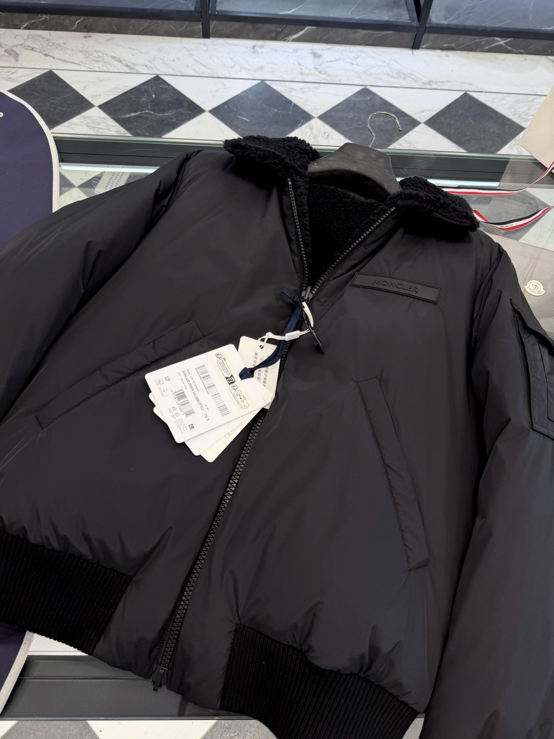 Moncler Maulevrier男士双面泰迪绒飞行员羽绒夹克外套.两面穿搭.更多细节实拍.