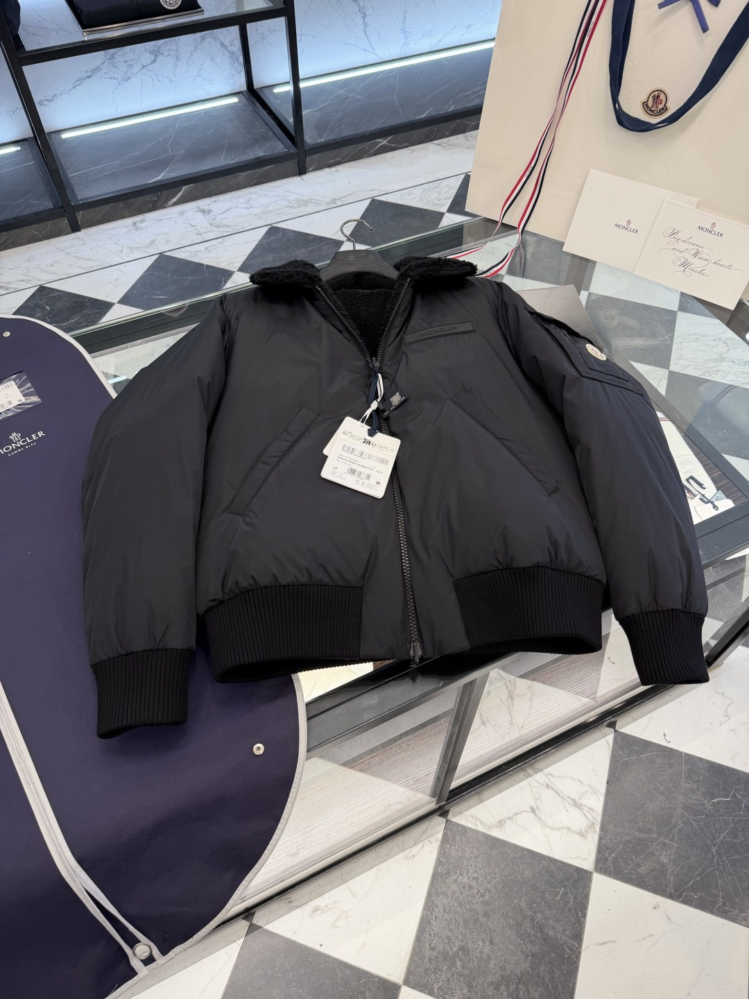 Moncler Maulevrier男士双面泰迪绒飞行员羽绒夹克外套.两面穿搭.更多细节实拍.