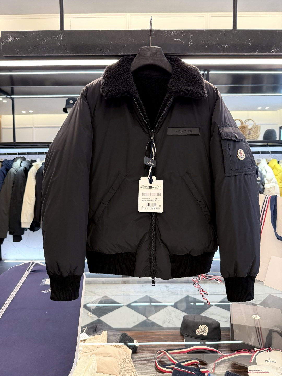 . 520555_710 520555_710