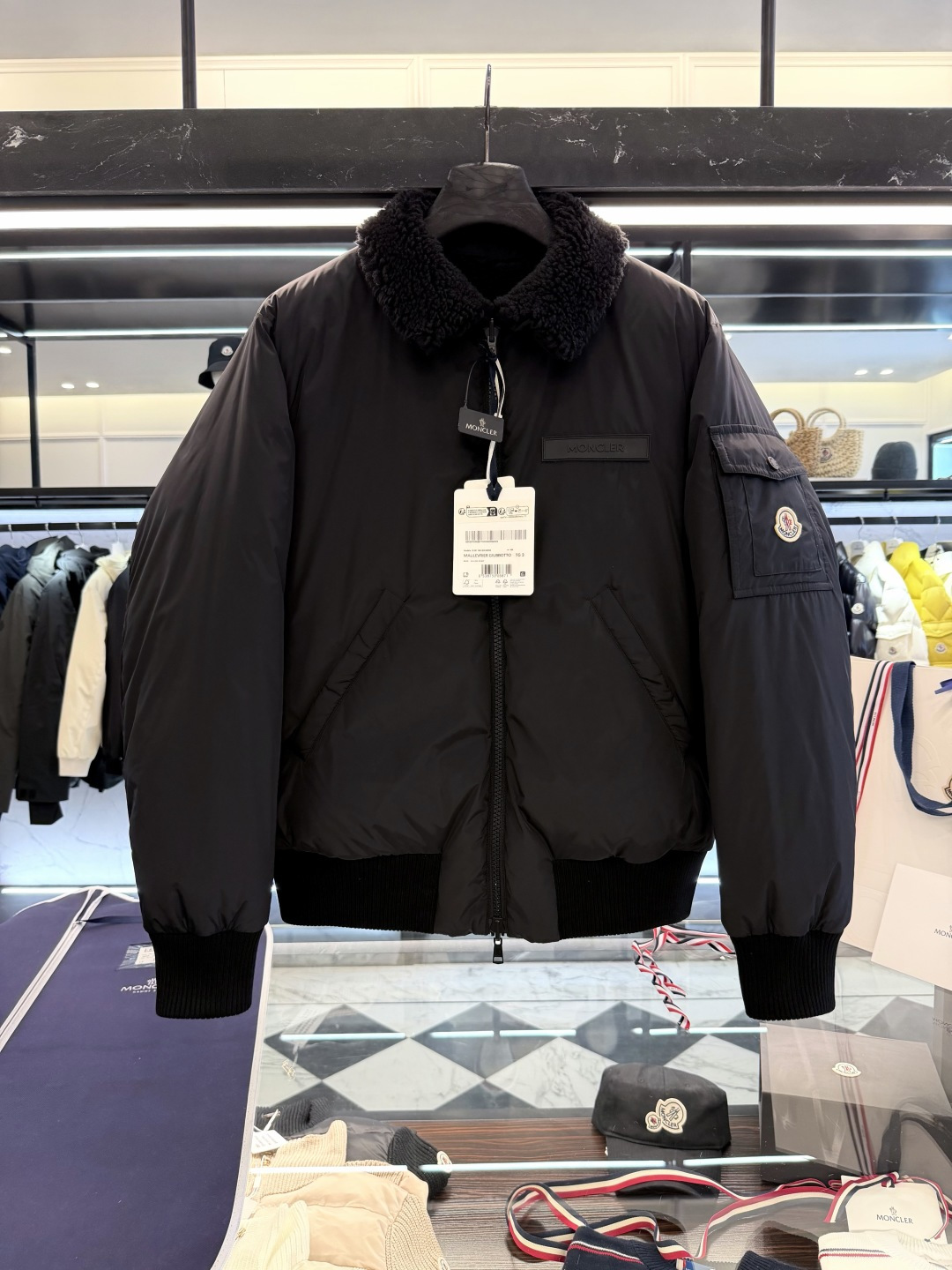 . 520556_710 520556_710