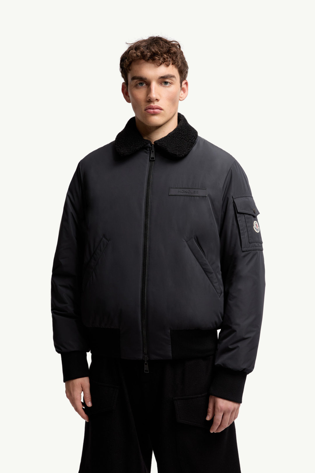 . 520568_710 520568_710