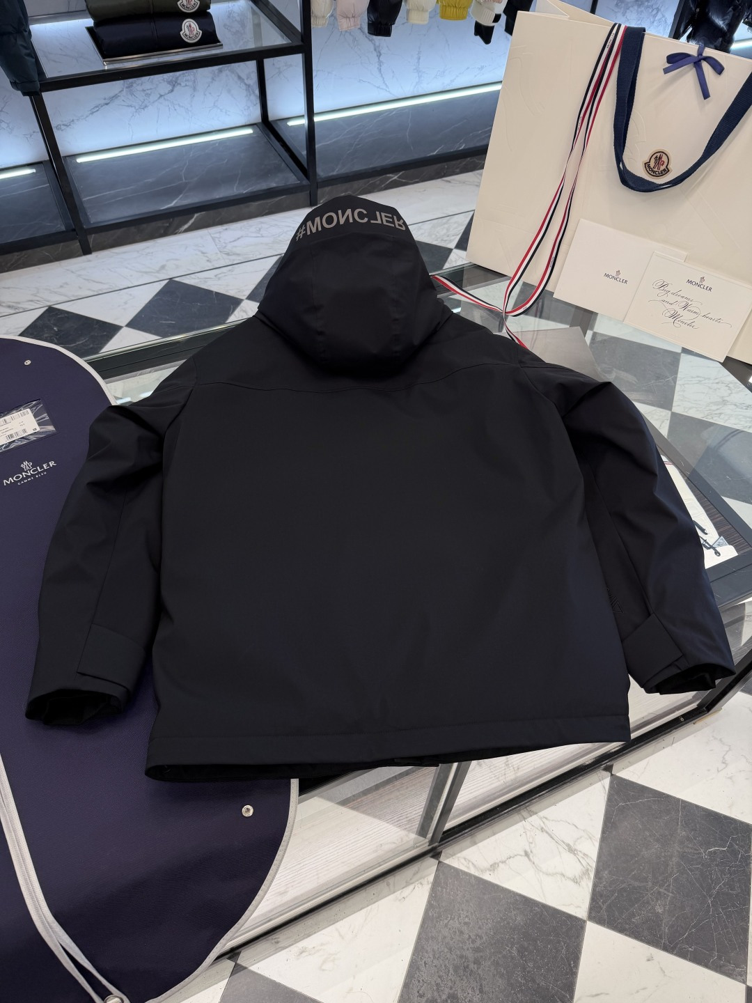 Moncler x Pharrell Williams菲董限定男女款中长工装休闲风羽绒服夹克外套.更多细