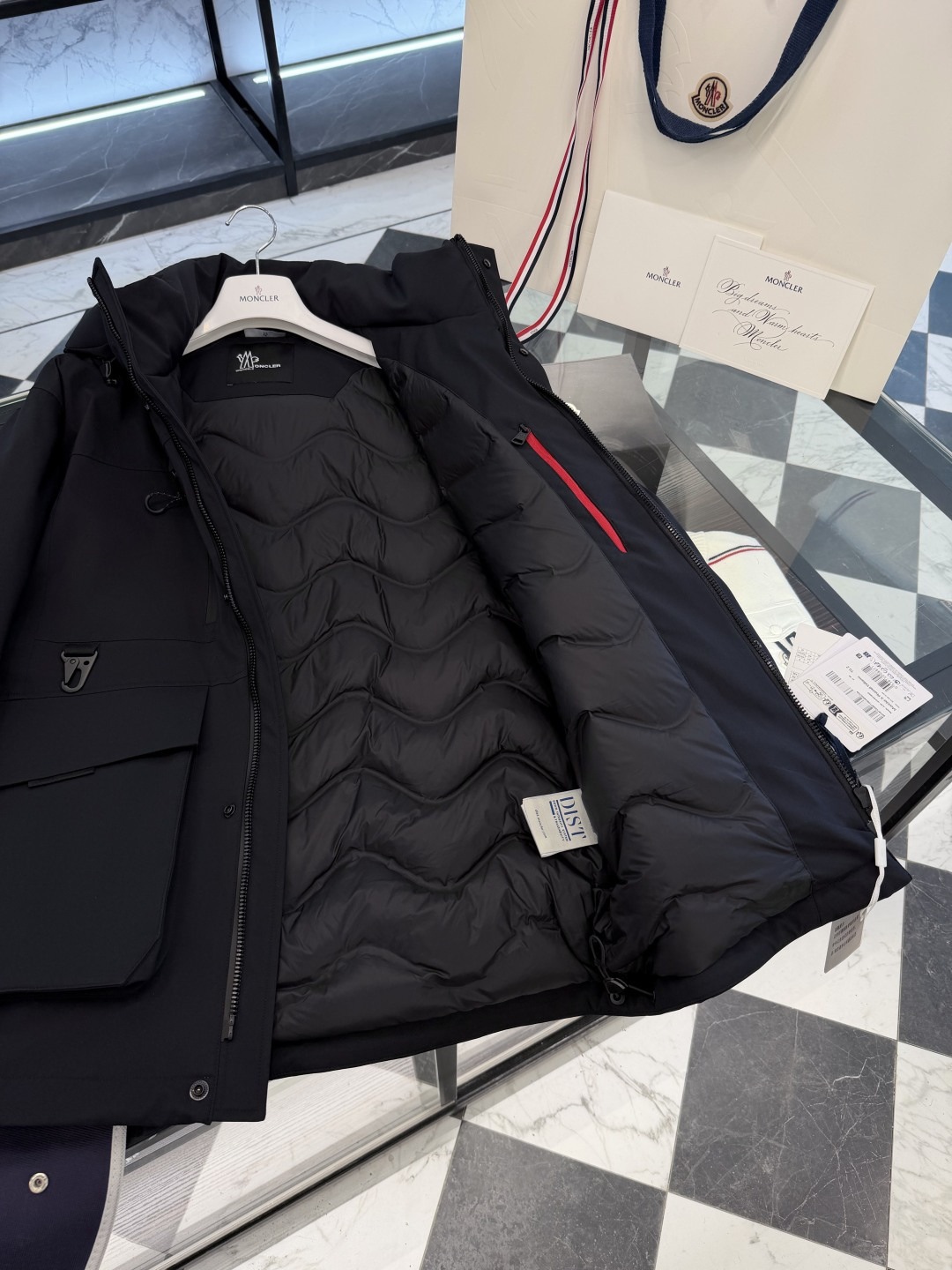 Moncler x Pharrell Williams菲董限定男女款中长工装休闲风羽绒服夹克外套.更多细