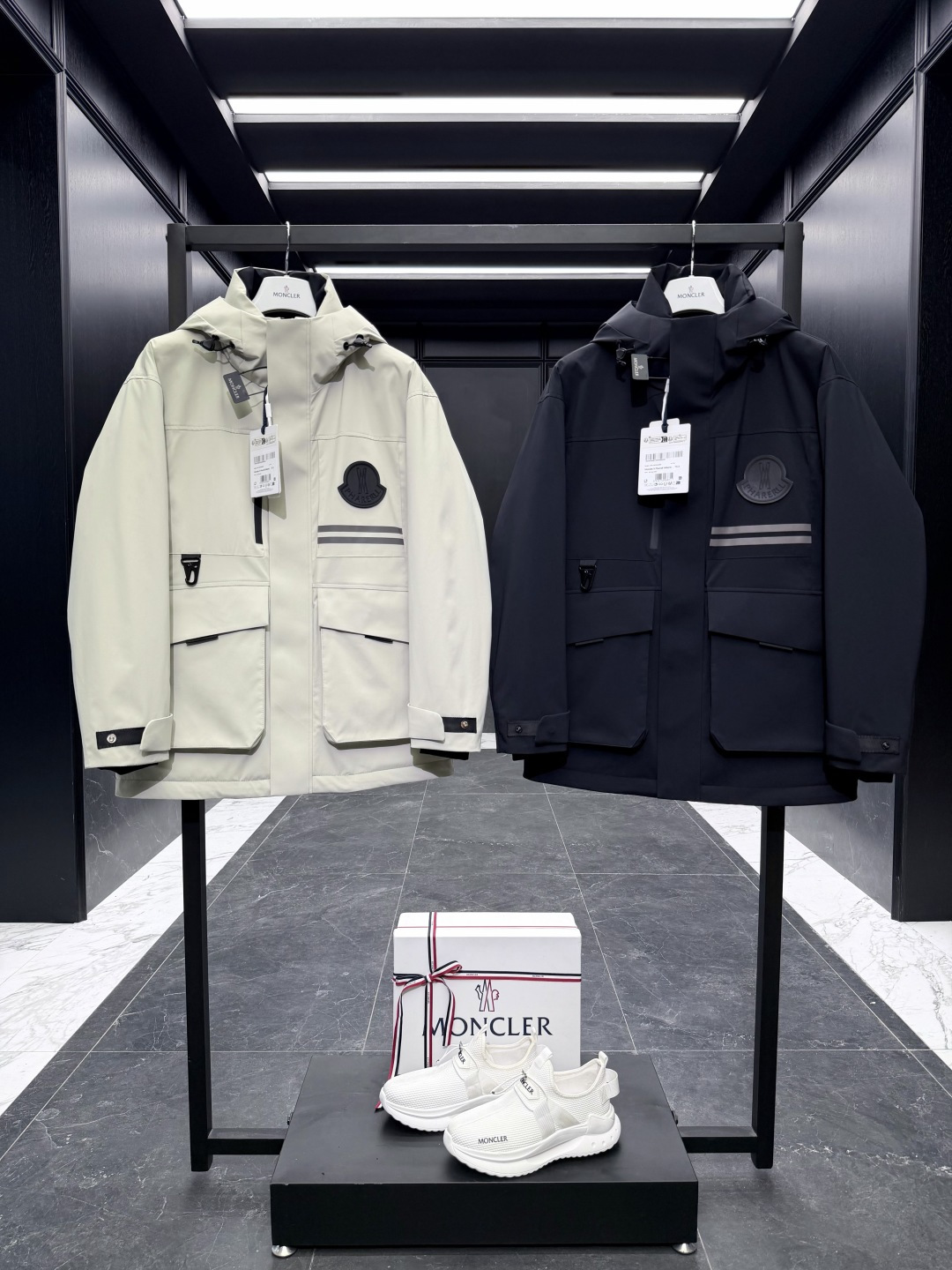 Moncler x Pharrell Williams菲董限定男女款中长工装休闲风羽绒服夹克外套.两色实