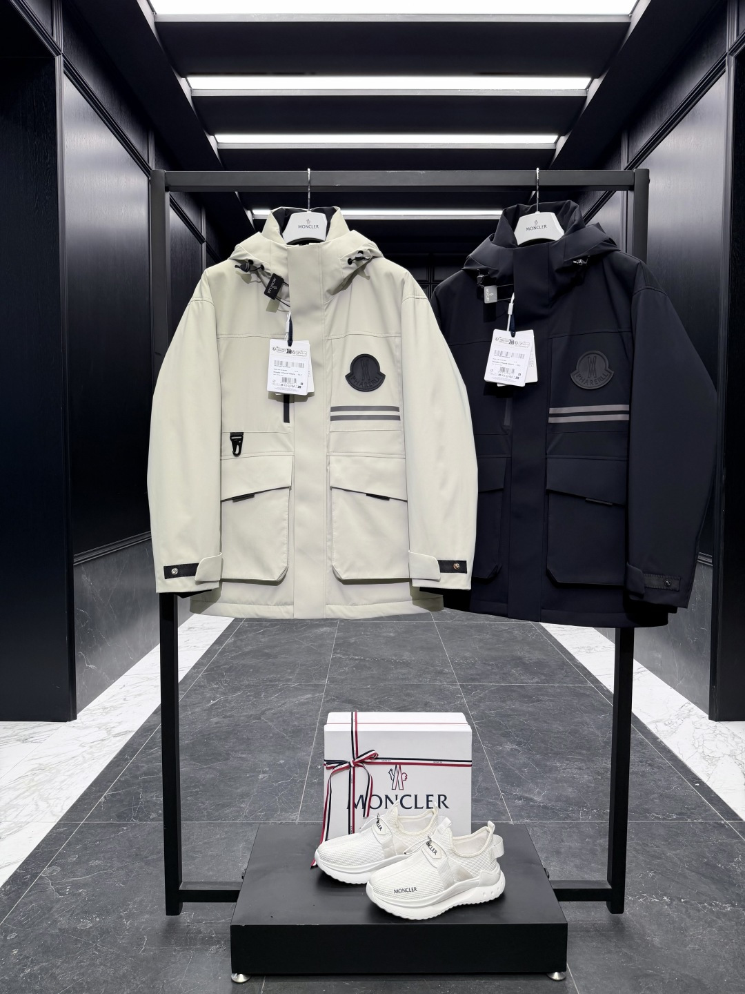 Moncler x Pharrell Williams菲董限定男女款中长工装休闲风羽绒服夹克外套.两色实