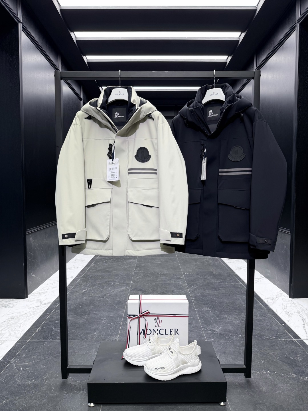 Moncler x Pharrell Williams菲董限定男女款中长工装休闲风羽绒服夹克外套.两色实