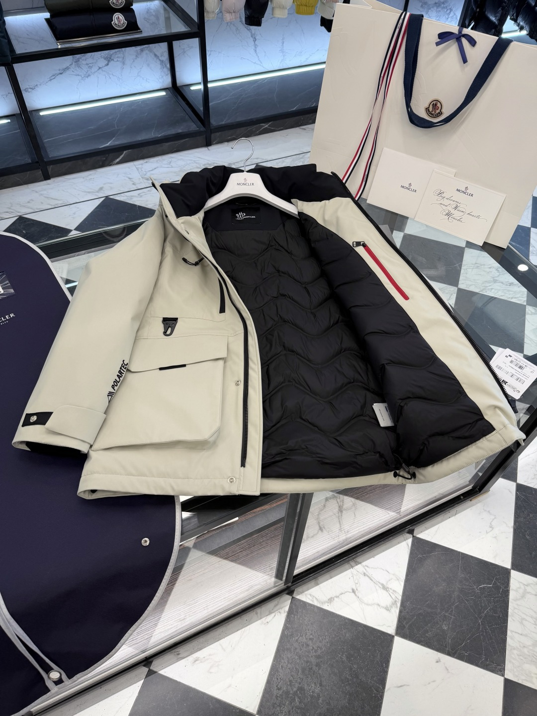 Moncler x Pharrell Williams菲董限定男女款中长工装休闲风羽绒服夹克外套.更多细