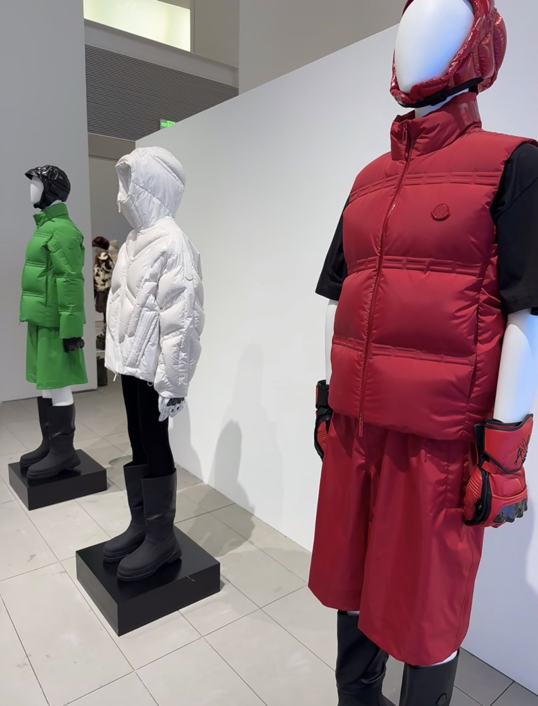 SParky男女款羽绒马甲Moncler x A$AP Rocky联名推送.柜台实拍参考.必入爆款.外套
