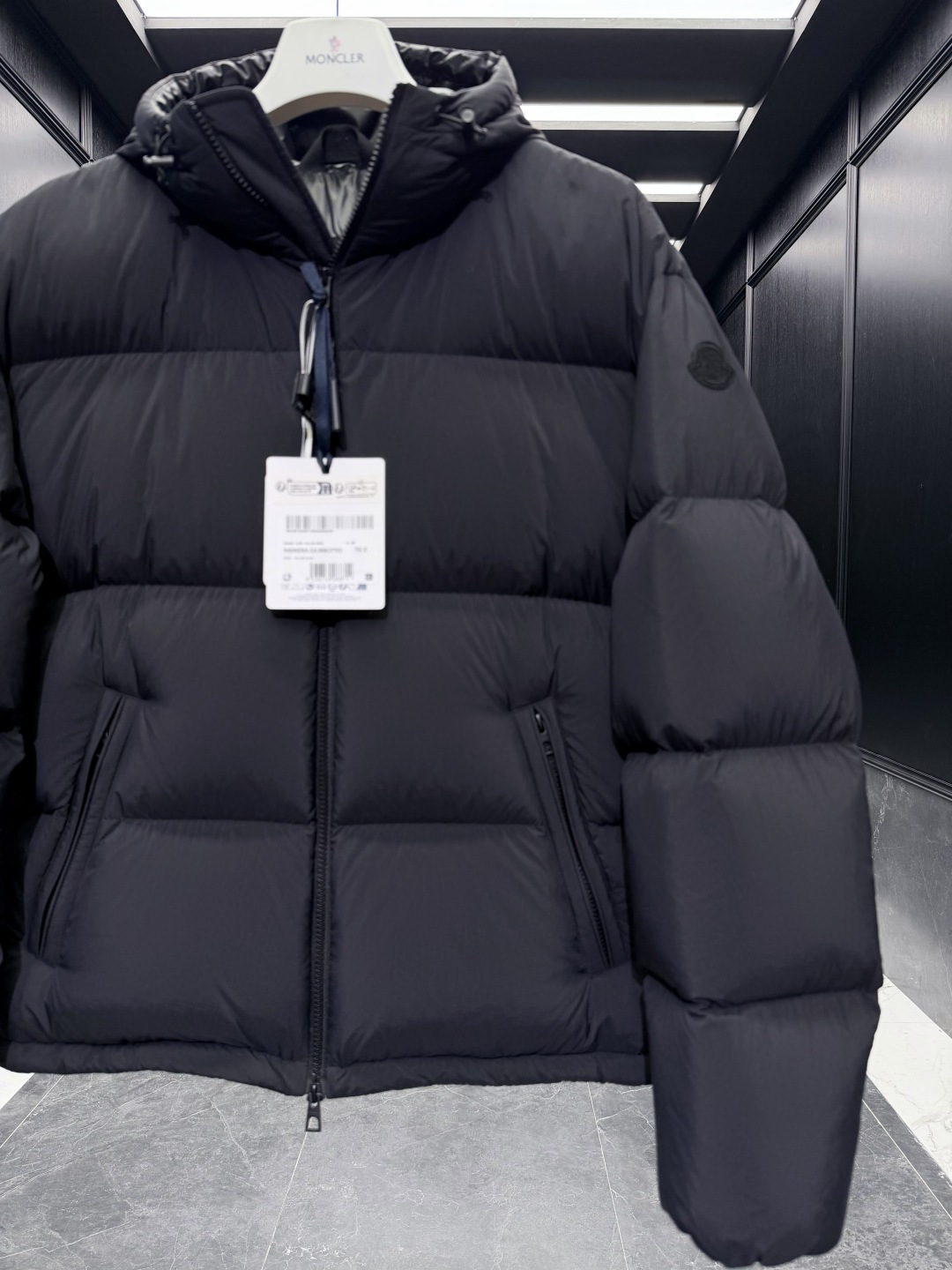 特级羽绒⬆️Moncler Meriera男士连帽短款羽绒夹克外套.2025全新王牌爆款.全新黑武士.另