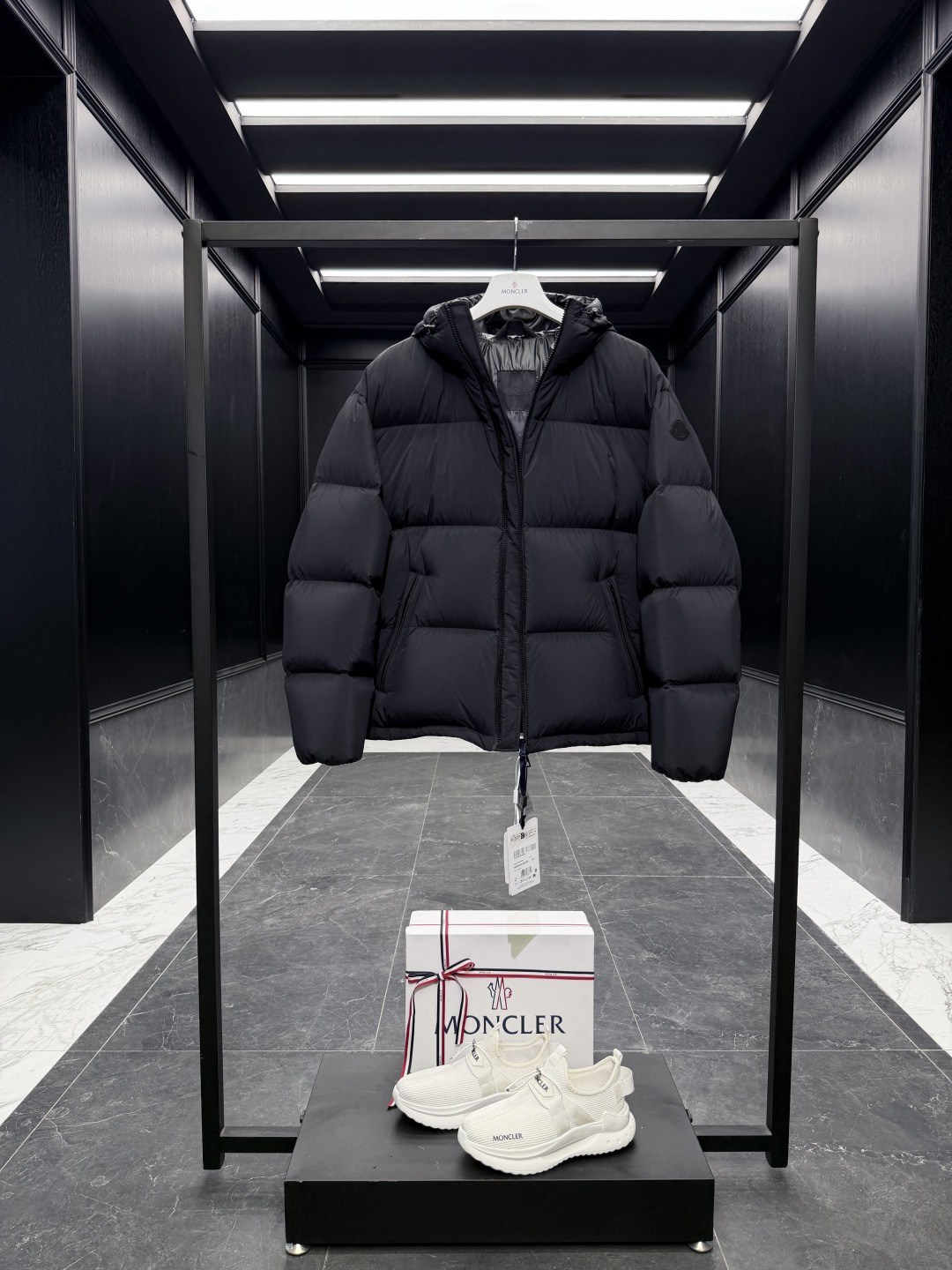 特级羽绒⬆️Moncler Meriera男士连帽短款羽绒夹克外套.2025全新王牌爆款.全新黑武士.另
