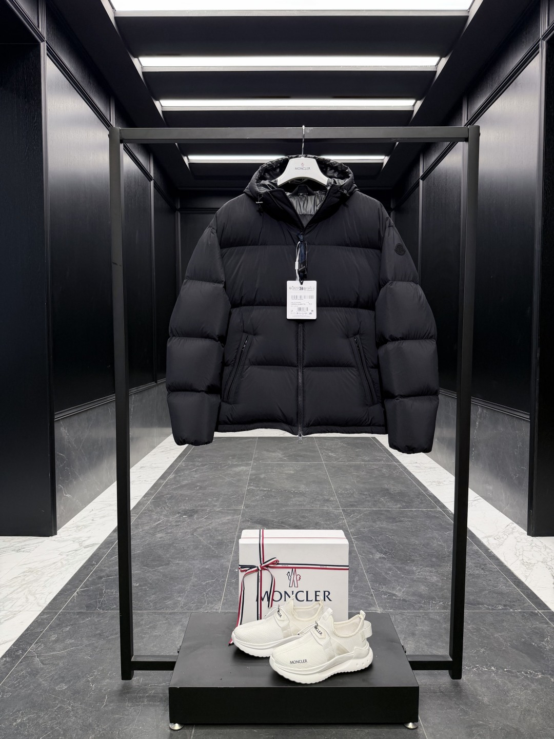 特级羽绒⬆️Moncler Meriera男士连帽短款羽绒夹克外套.2025全新王牌爆款.全新黑武士.另