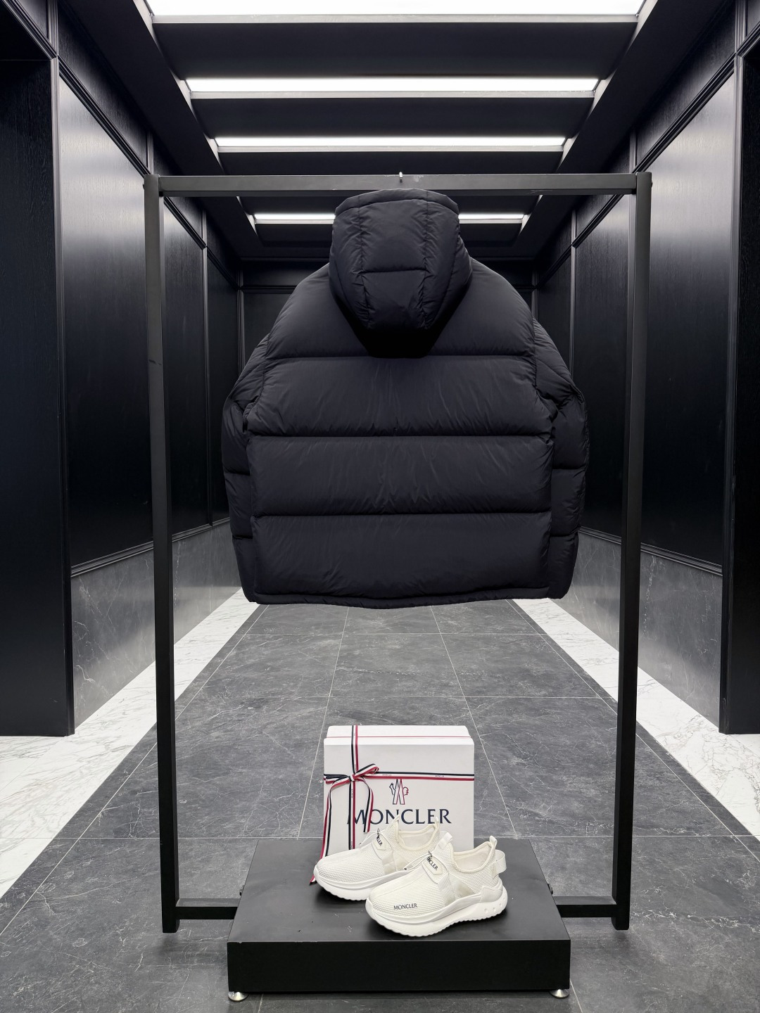 特级羽绒⬆️Moncler Meriera男士连帽短款羽绒夹克外套.2025全新王牌爆款.全新黑武士.另