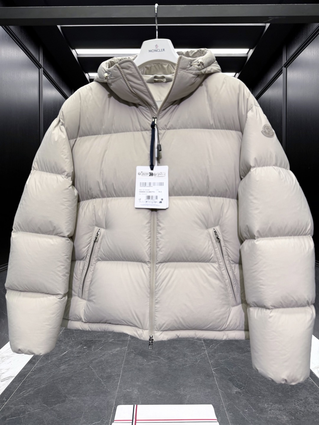 特级羽绒⬆️Moncler Meriera男士连帽短款羽绒夹克外套.2025全新王牌爆款.冰灰配色,太高