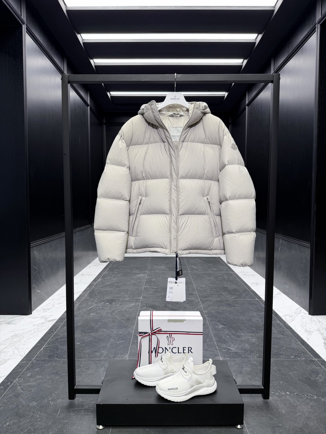 特级羽绒⬆️Moncler Meriera男士连帽短款羽绒夹克外套.2025全新王牌爆款.冰灰配色,太高