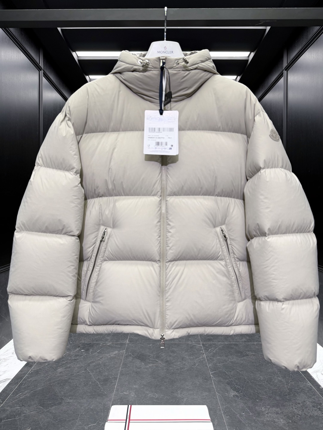 特级羽绒⬆️Moncler Meriera男士连帽短款羽绒夹克外套.2025全新王牌爆款.冰灰配色,太高