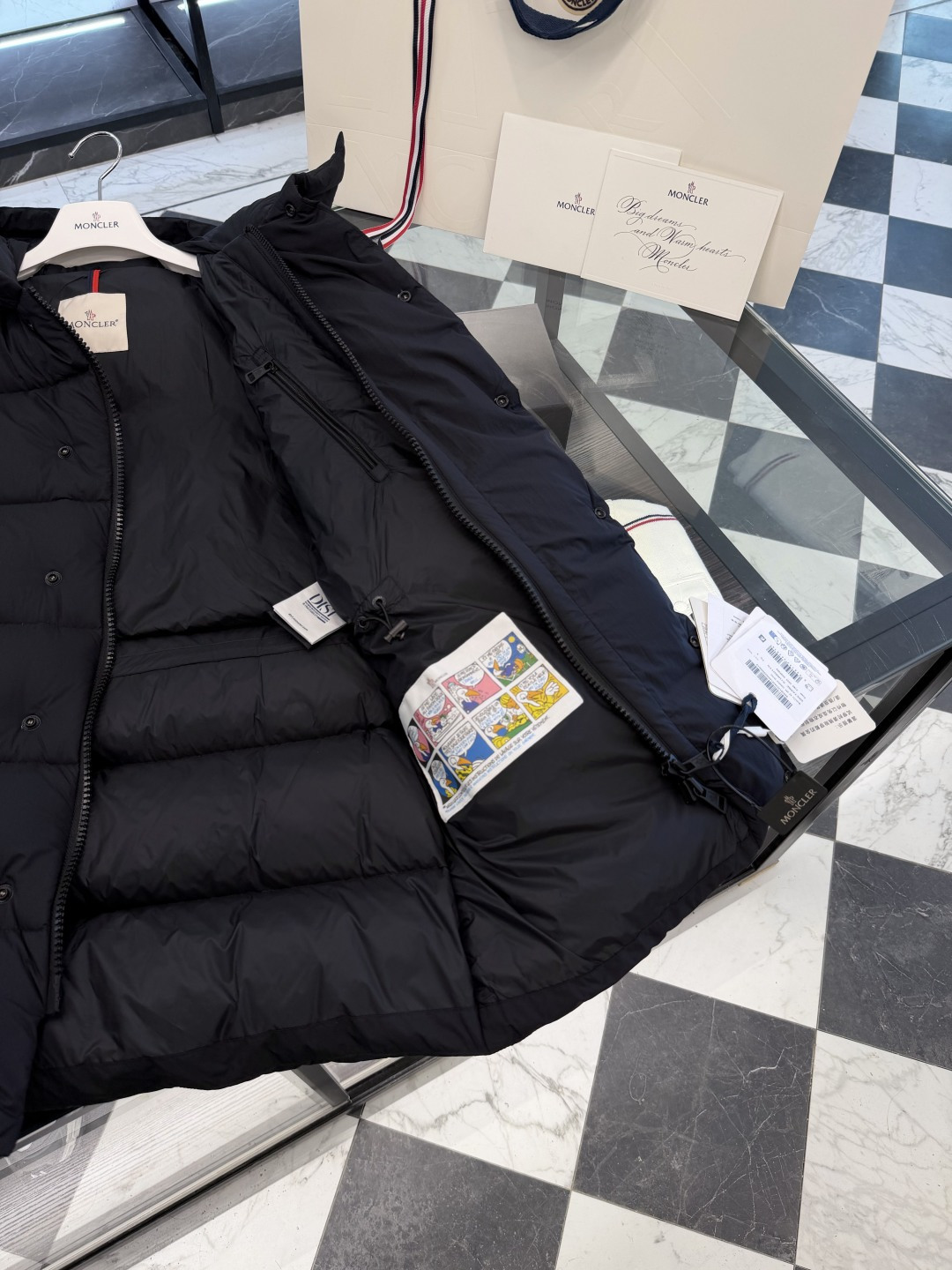 Moncler【加厚保暖】Bretagne(王牌渠道臻品)男士连帽中长羽绒夹克外套.更多细节实拍.
