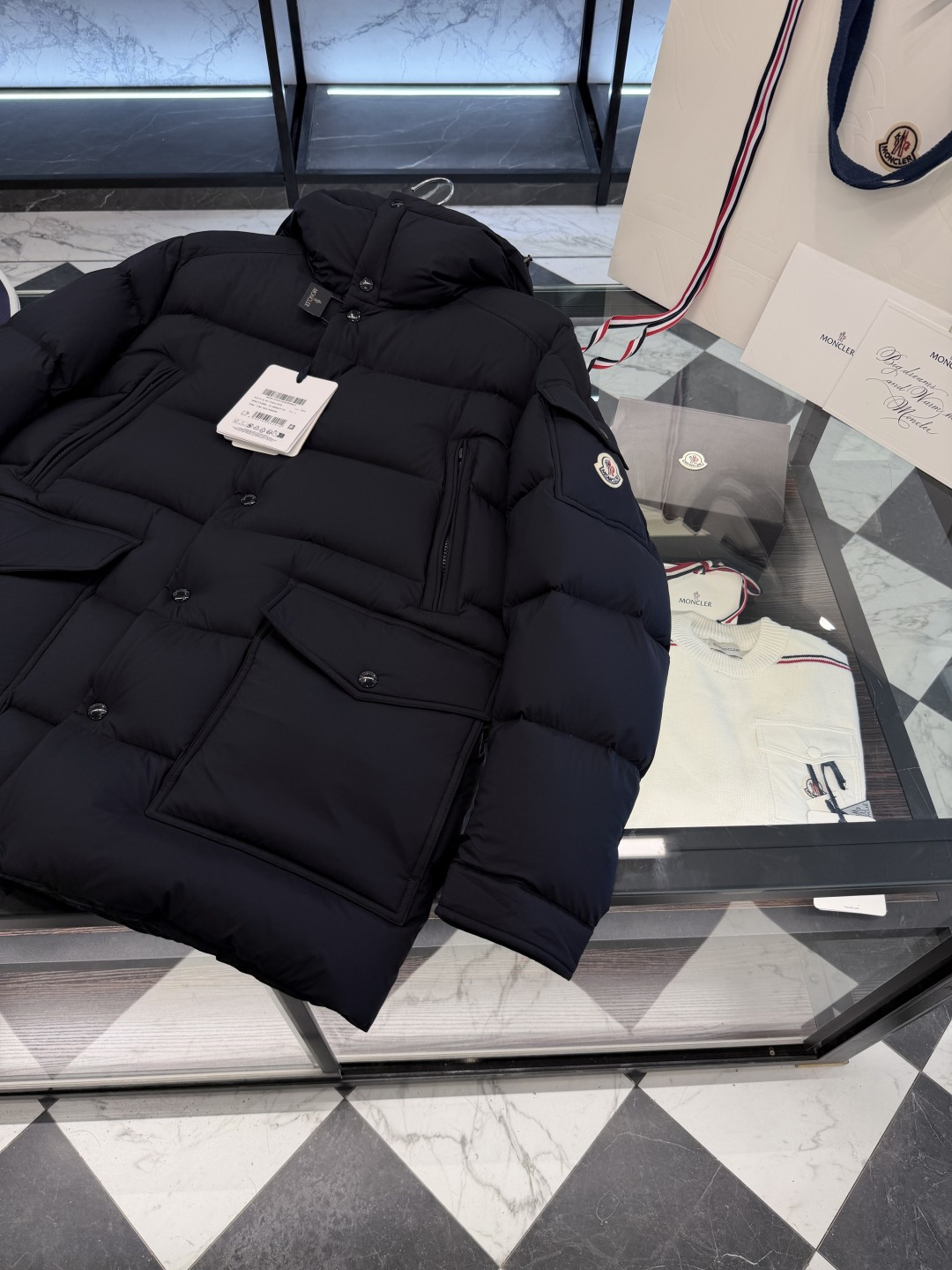 Moncler【加厚保暖】Bretagne(王牌渠道臻品)男士连帽中长羽绒夹克外套.更多细节实拍.