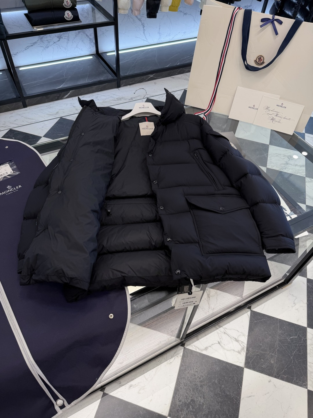 Moncler【加厚保暖】Bretagne(王牌渠道臻品)男士连帽中长羽绒夹克外套.更多细节实拍.
