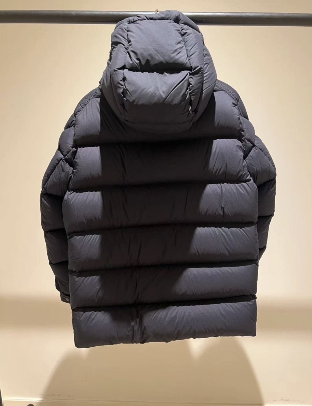 Moncler【加厚保暖】Bretagne(王牌渠道臻品)男士连帽中长羽绒夹克外套.柜台实拍参考.