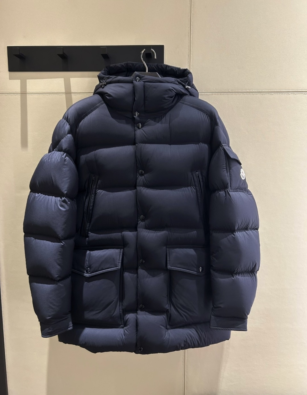 Moncler【加厚保暖】Bretagne(王牌渠道臻品)男士连帽中长羽绒夹克外套.柜台实拍参考.