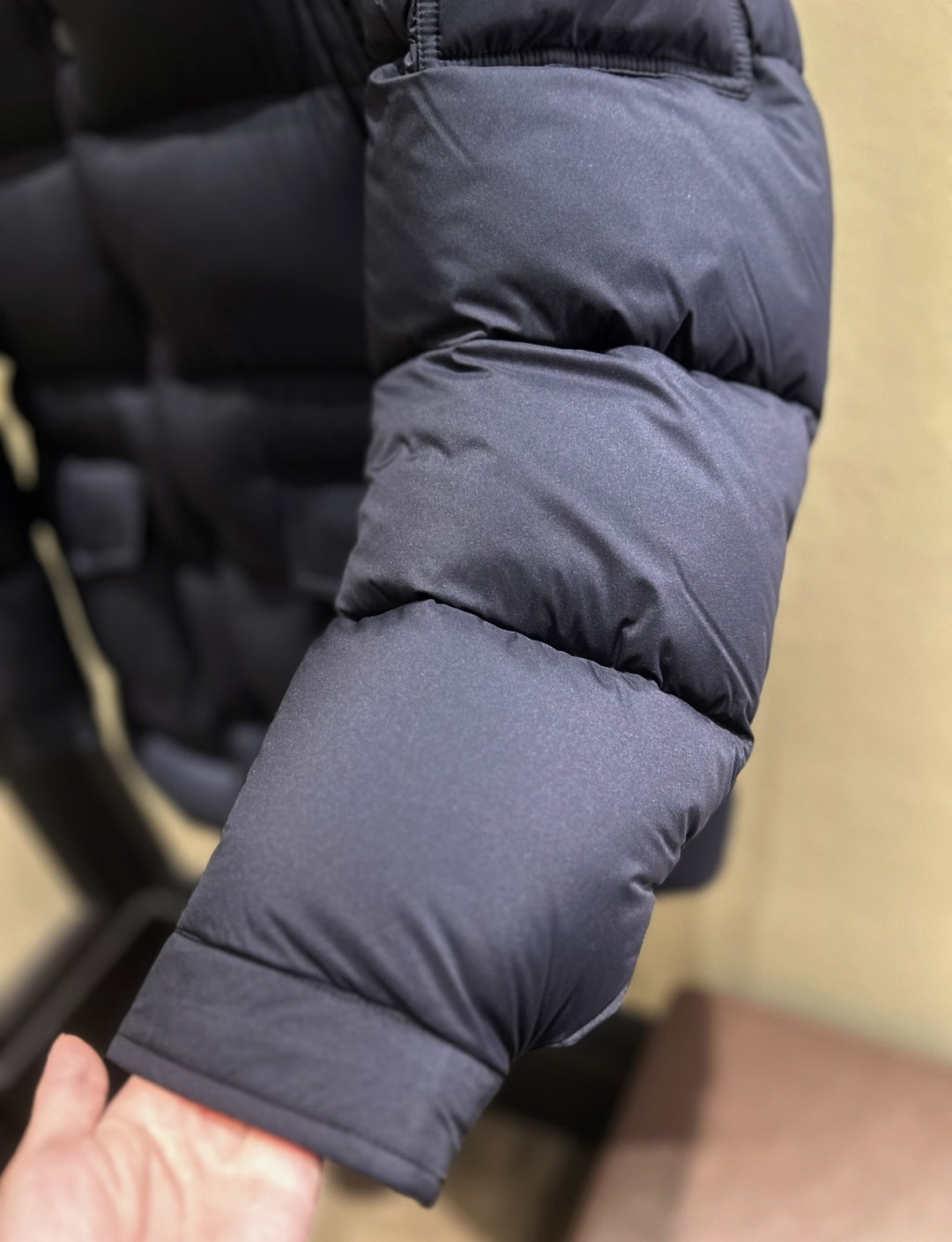 Moncler【加厚保暖】Bretagne(王牌渠道臻品)男士连帽中长羽绒夹克外套.柜台实拍参考.