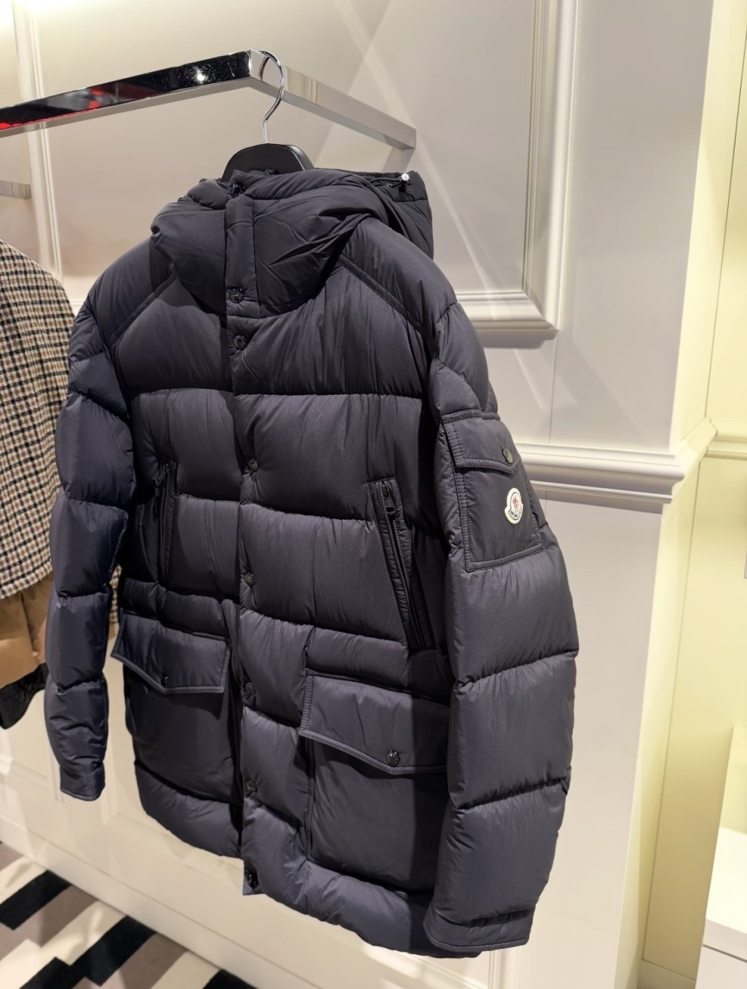 Moncler【加厚保暖】Bretagne(王牌渠道臻品)男士连帽中长羽绒夹克外套.柜台实拍参考.