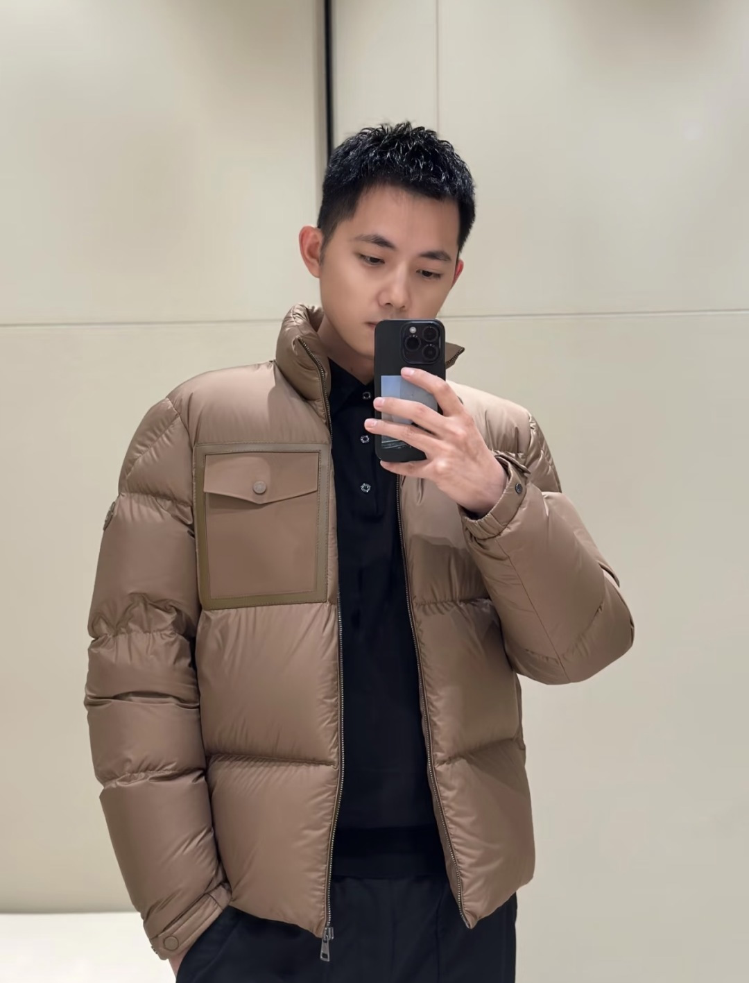 NO:649233,Upper body effect｜Moncler Chinon men's square quilted short velvet jacket. Popular two-color push.,,jackets & coats,jackets & coats,alexander wang19860909上身效果｜Moncler Chinon男士方形绗缝短款绒夹克外套.爆款两色推送.,,jackets & coats,jackets & coats,alexander wang,Men's clothing