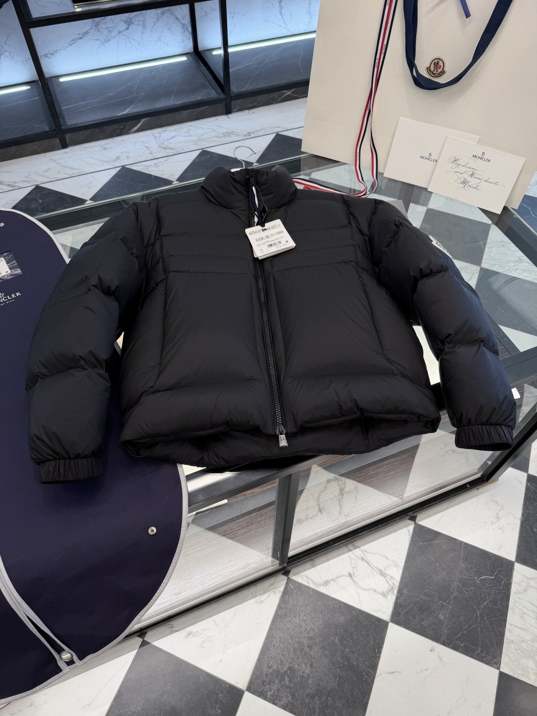 NO:688953,Moncler 1952 European limited edition short men's velvet jacket. More details in real photos.,Moncler-clothing,Moncler,jackets & coats,jackets & coats,19860909Moncler 1952欧洲限定短款男士绒夹克外套.更多细节实拍.,蒙口-服装,Moncler,jackets & coats,jackets & coats,,Women's clothing