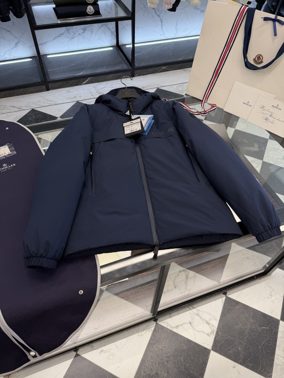 NO:688976,Moncler Grenoble series soft-shell GORE-TEX black technology heat-reflective self-heating hooded down ski jacket. More detailed real shots.,Moncler,jackets & coats,jackets & coats,down jacket,hats,19860909Moncler Grenoble系列软壳GORE-TEX黑科技热反射自加热连帽羽绒滑雪夹克外套.更多细节实拍.,蒙口-服装,Moncler,jackets & coats,jackets & coats,down jacket,hats,,Women's clothing