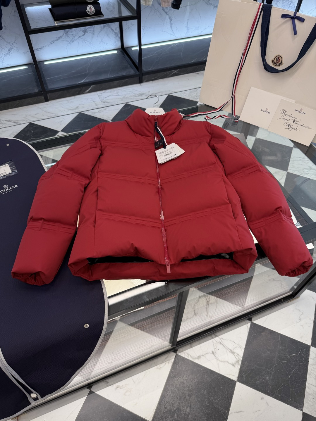 NO:688964,MONCLER GENIUS genius designer joint series. China limited red. Rally men's and women's short down jacket Moncler19860909MONCLER GENIUS天才设计师联名系列.中国限定红.Rally男女款短款羽绒夹克外套Moncler x A$AP Rocky联名推送.更多细节实拍.,蒙口-服装,Moncler,jackets & coats,jackets & coats,down jacket,,Women's clothing
