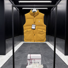 特级羽绒⬆️Moncler Grenoble高端黑标滑雪系列Aul厚款立领毛绒内里羽绒马甲.顶级鹅颈绒填充.条码款号齐全 特级羽绒⬆️Moncler Grenoble高端黑标滑雪系列Aul厚款立领毛绒内里羽绒马甲.顶级鹅颈绒填充.条码款号齐全