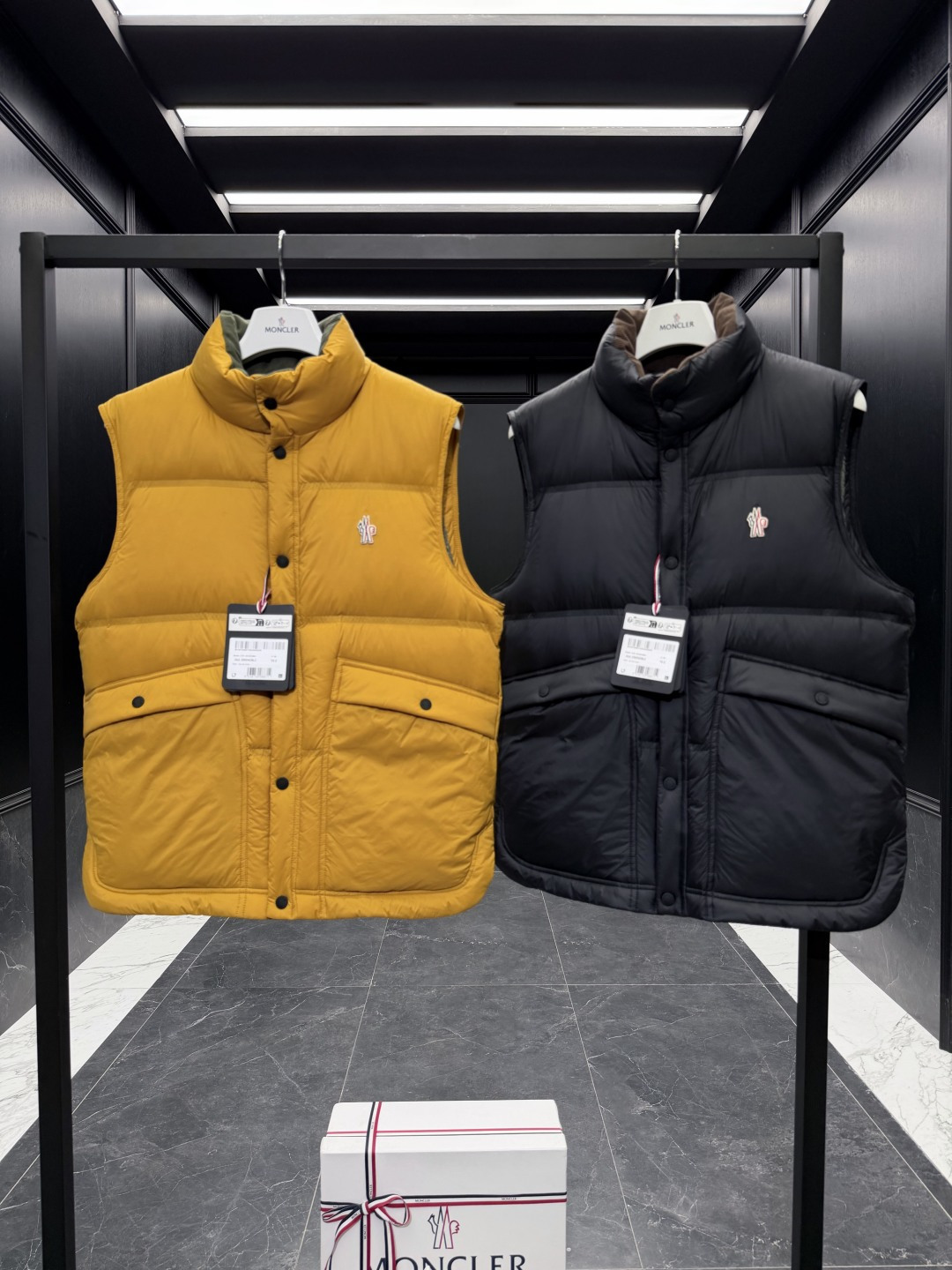 Moncler Grenoble高端黑标滑雪系列Aul厚款立领毛绒内里羽绒马甲.两色实拍图集展示.