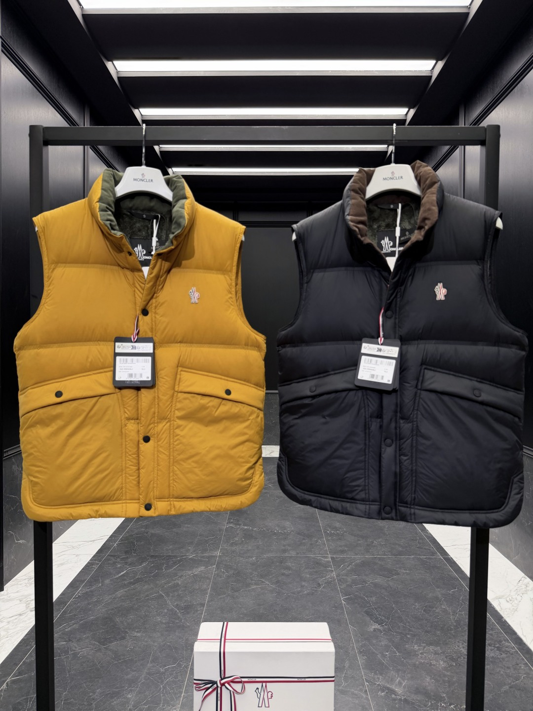 Moncler Grenoble高端黑标滑雪系列Aul厚款立领毛绒内里羽绒马甲.两色实拍图集展示.