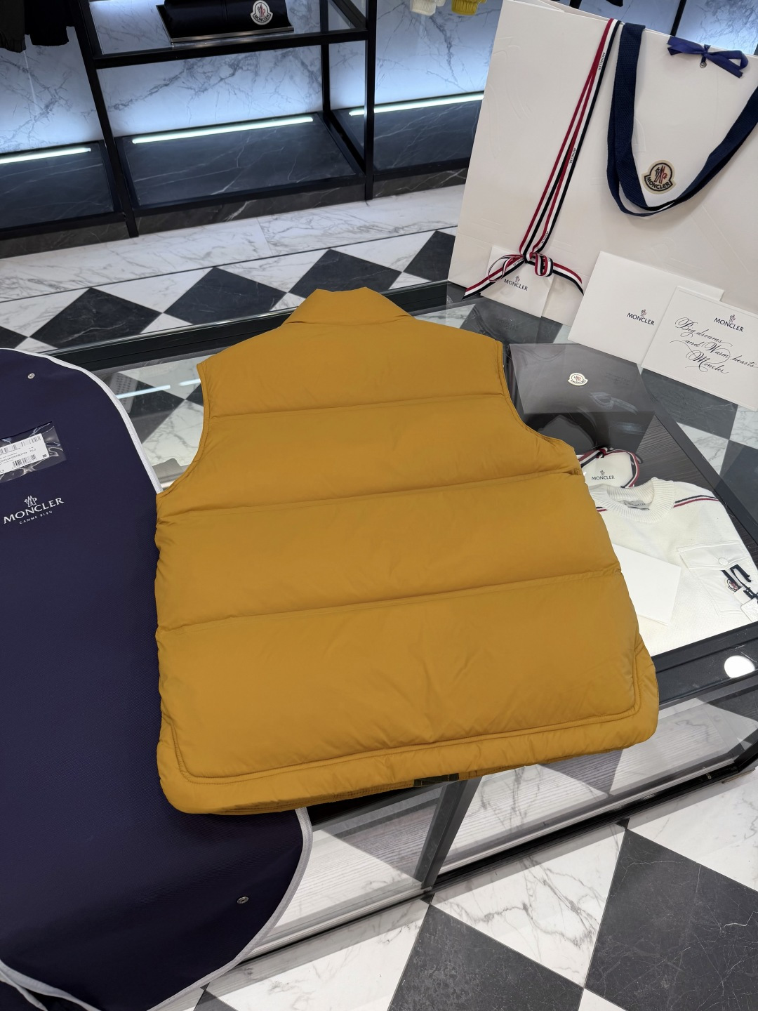 Moncler Grenoble高端黑标滑雪系列Aul厚款立领毛绒内里羽绒马甲.更多细节实拍.