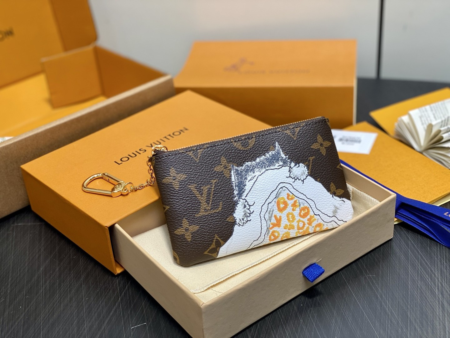 LV Style Beige Canvas Clutch Lookbook Reference image 1