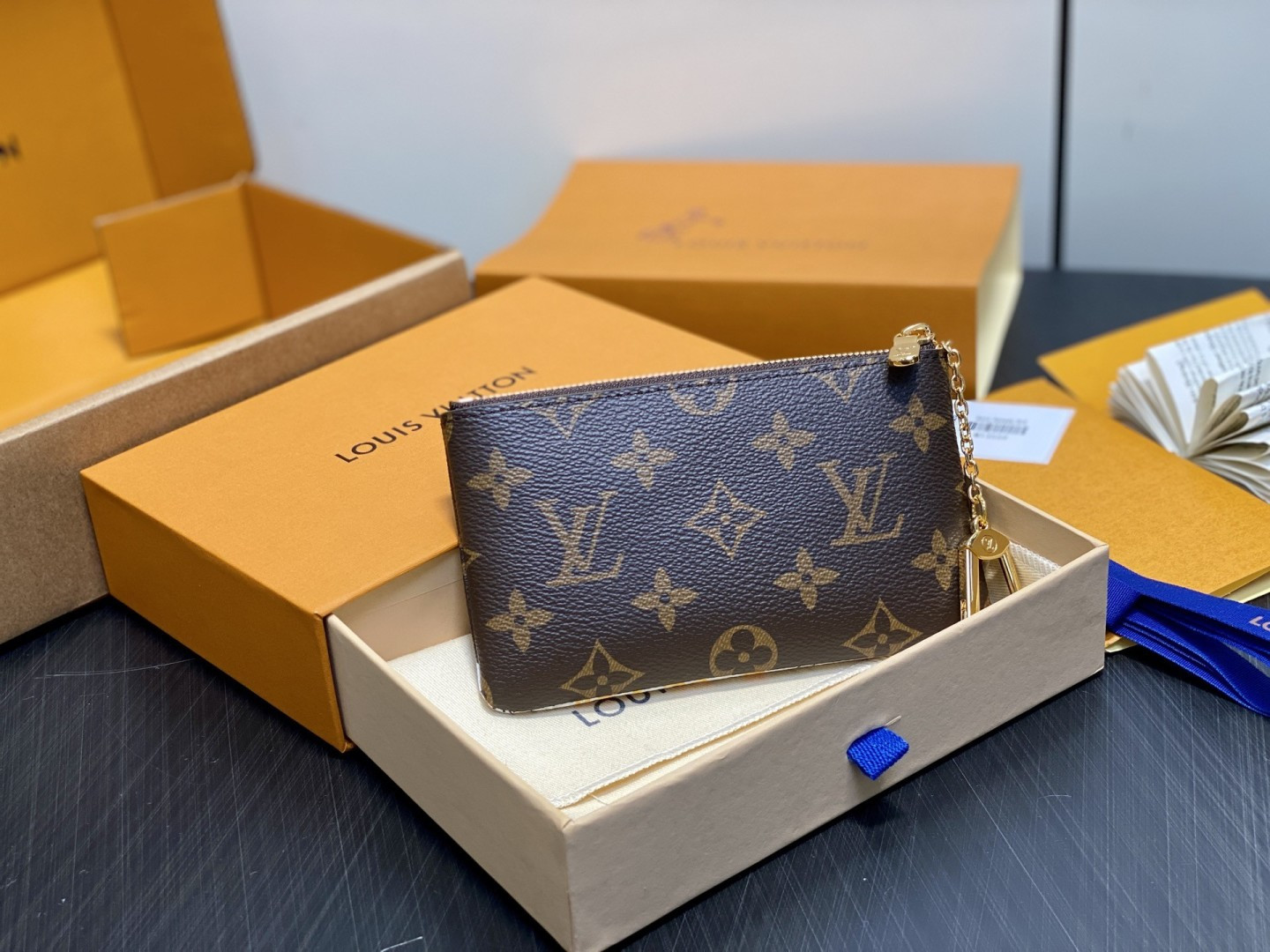 LV Style Beige Canvas Clutch Lookbook Reference image 2