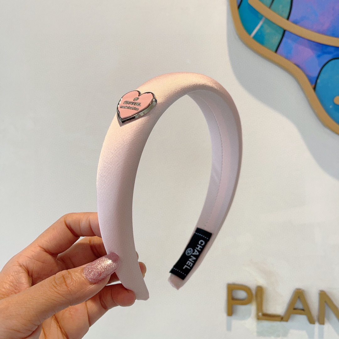 NO:301019,Packaging CHANEL (Chanel) new exquisite letter headband, retro internet celebrity headband, paired with high-end materials, super exquisite, fashionable and high-end versatile style. Multi-color optional hairpins, hairpins, chanel, chanel, hairpins19860909配包装 CHANEL（香奈儿）新款精美字母发箍,复古网红爆款头箍 搭配高端材质,超精致,时尚高级百搭款.多色可选发夹,发夹,chanel,chanel,hairpins,accessory