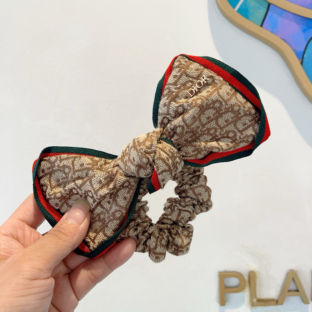 Luxury Dior Pony Hair Ring with Classic Flower Design on High-End Korean Cortex - 图片 3
