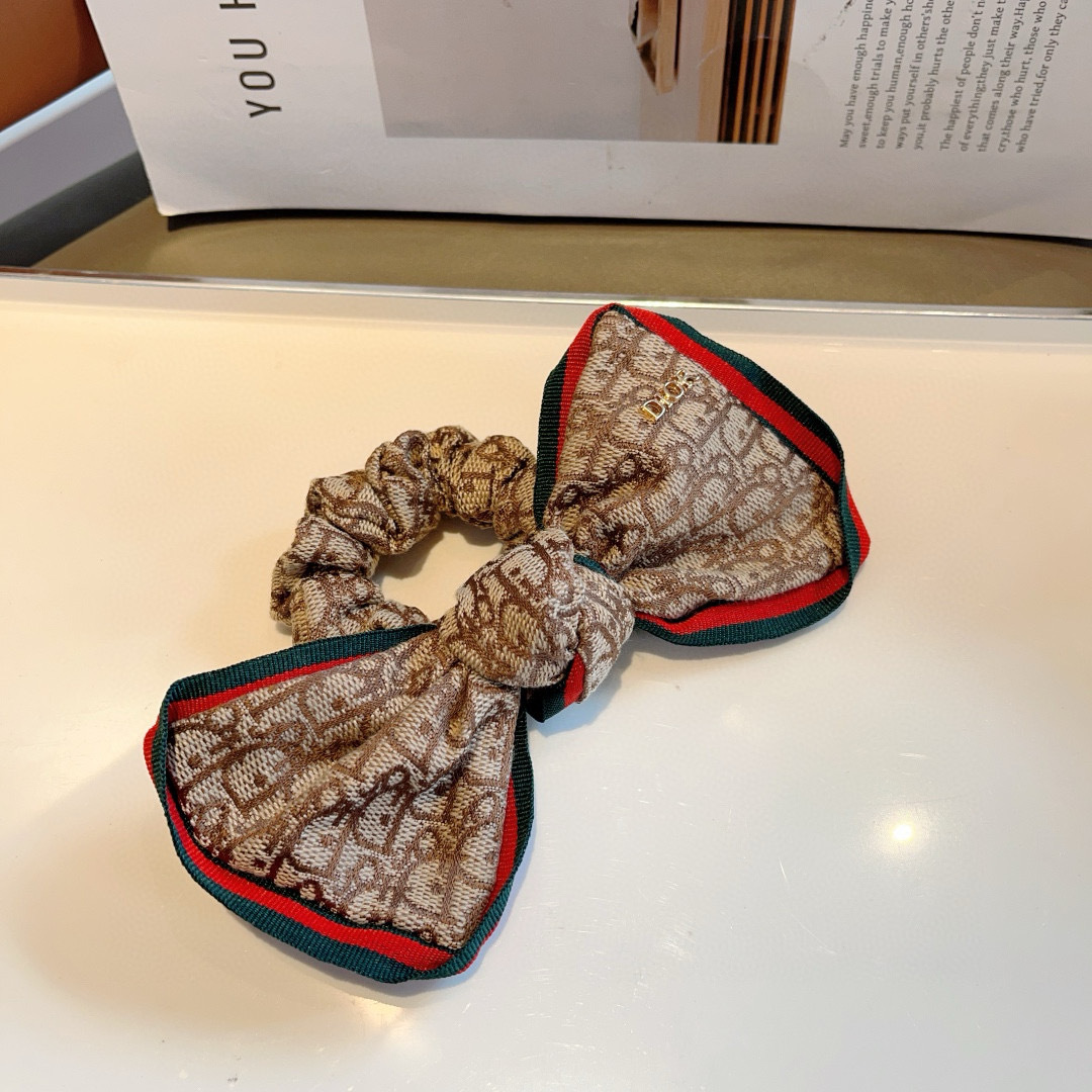 Luxury Dior Pony Hair Ring with Classic Flower Design on High-End Korean Cortex - 图片 6