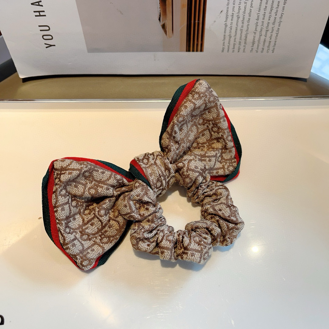 Luxury Dior Pony Hair Ring with Classic Flower Design on High-End Korean Cortex - 图片 4