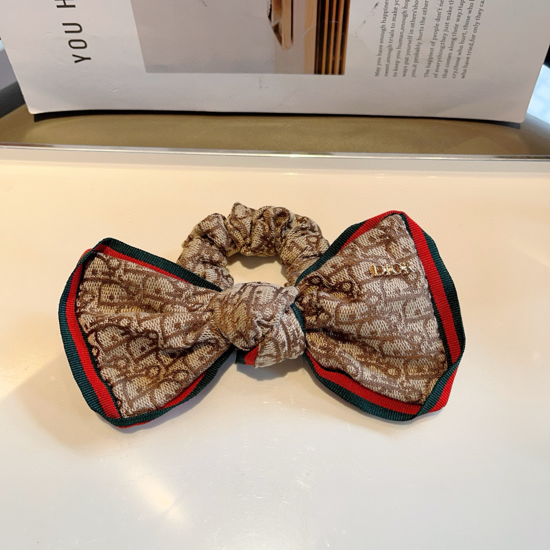 Luxury Dior Pony Hair Ring with Classic Flower Design on High-End Korean Cortex - 图片 5