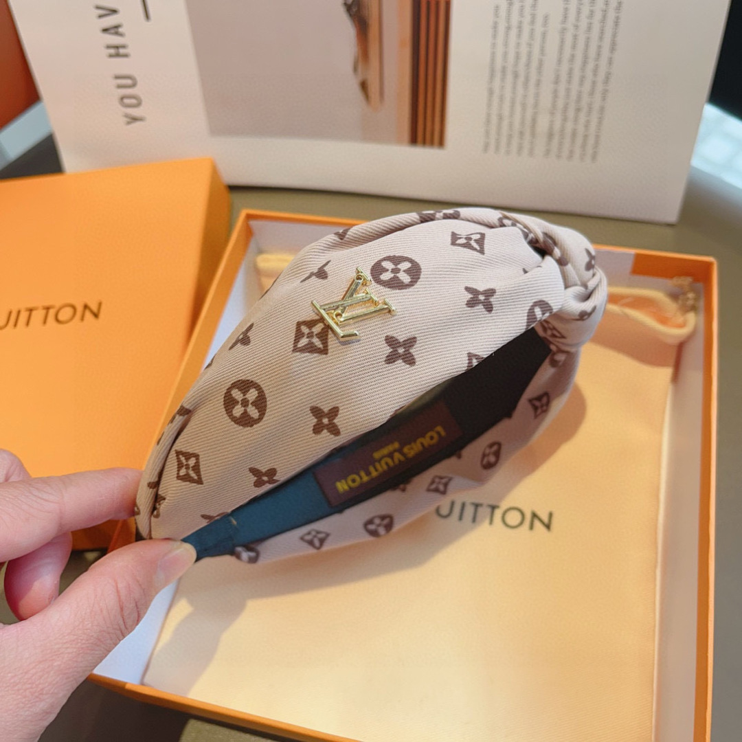 Trendy Louis Vuitton Packaging on Page 99: Hot New Money and Fashion Influencers. - 图片 8
