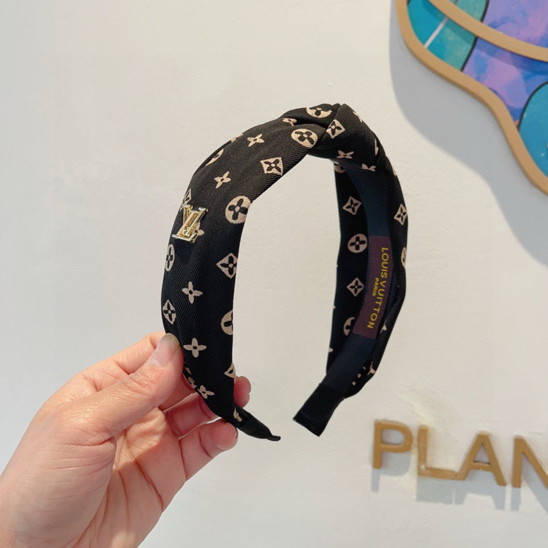 Louis Vuitton Packaging Trends: Hot New Money and Fashion Influencers on the Rise - 图片 1