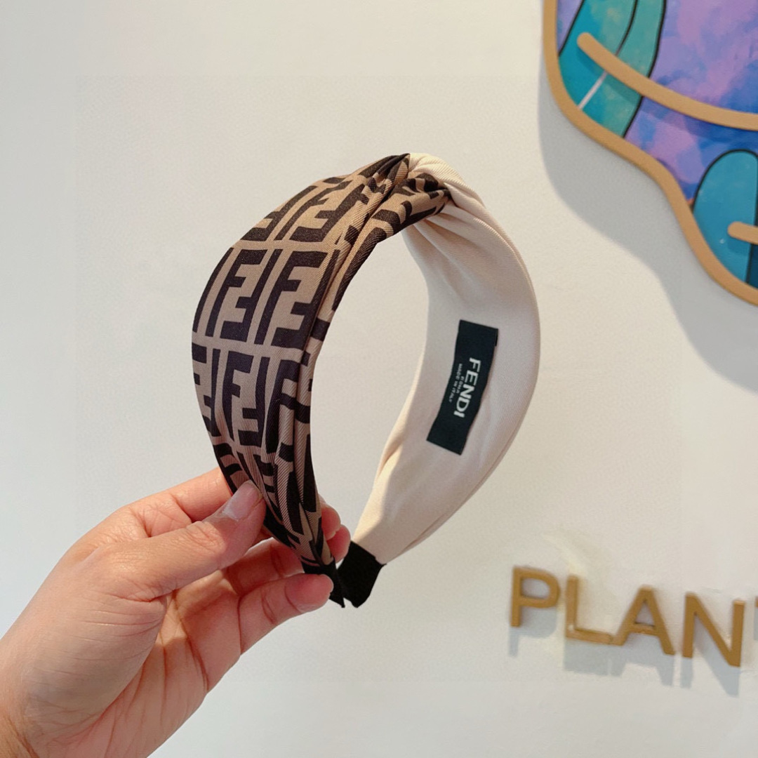 Packaging p. 99 FENDI FINDI, FUNDI, FUNDI, FUNDI, FUNDI, FUNDI, FUNDI - 图片 3