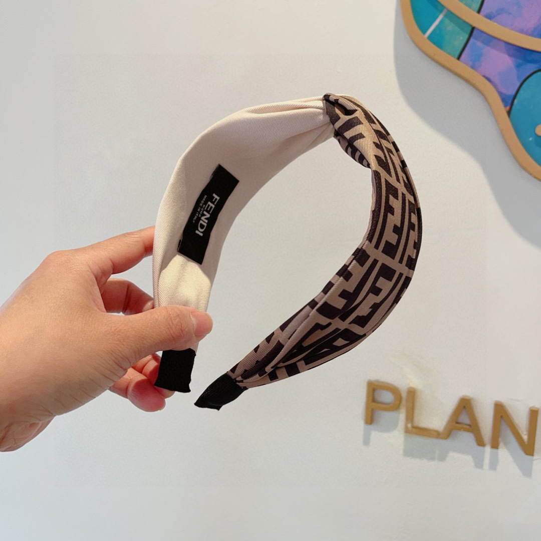 Packaging p. 99 FENDI FINDI, FUNDI, FUNDI, FUNDI, FUNDI, FUNDI, FUNDI - 图片 5