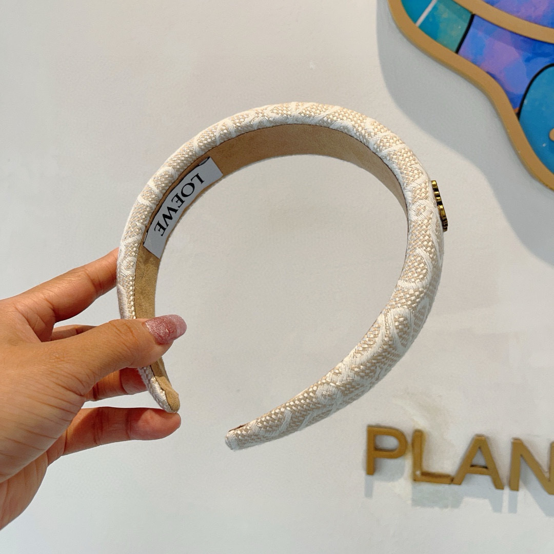 Loewe’s Top-of-the-Line Sponge Hair Supply for Fashionable Charm (Packaging p. 99) - 图片 4