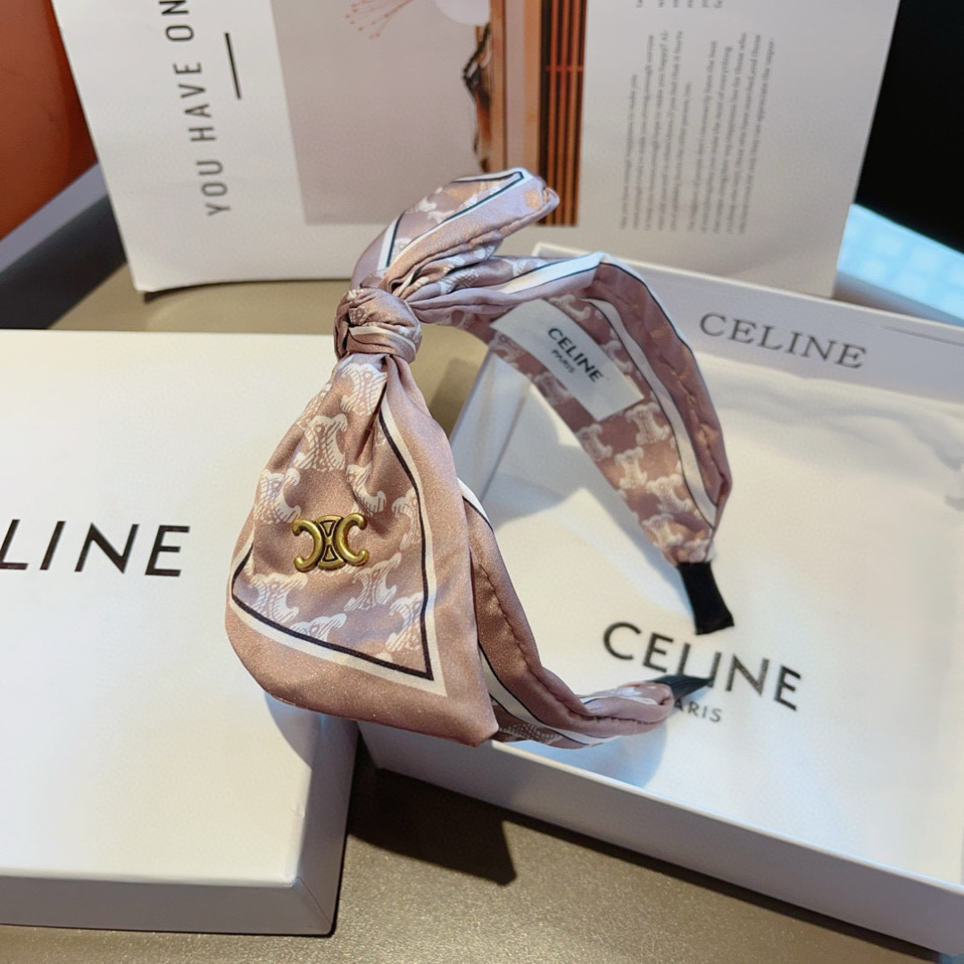 Stylish Korean-Inspired Hair Packaging on Page 99: CELINE’s New Wide-Wielding and Stress-Free Look - 图片 6