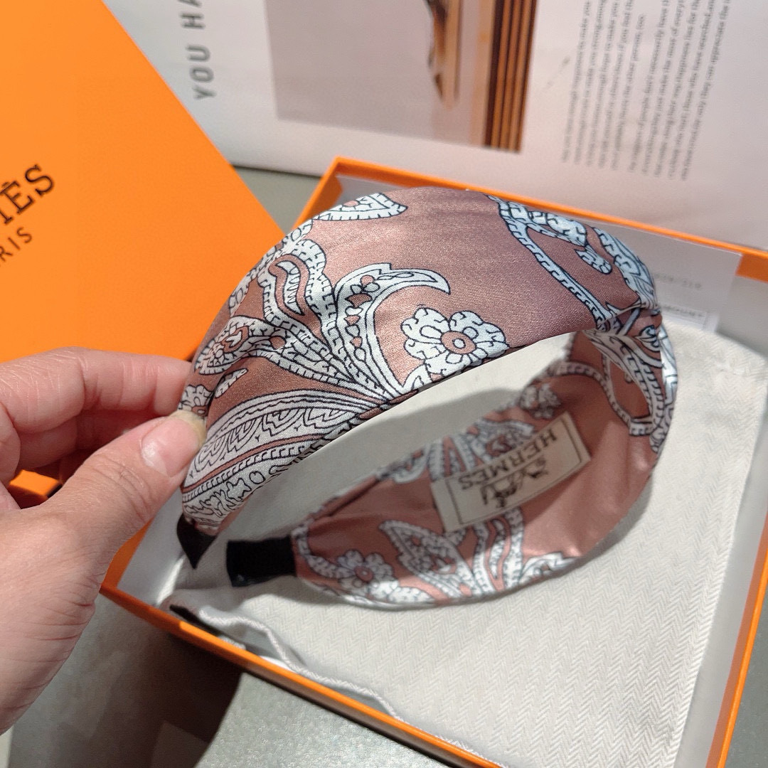 Luxury Packaging Solutions for Silk Products: Hermes’ Exquisite Designs and Global Reach - 图片 8