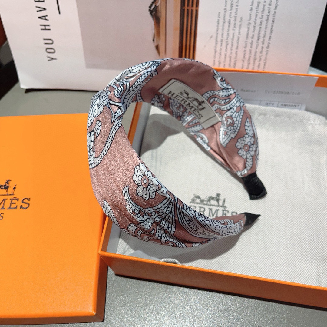 Luxury Packaging Solutions for Silk Products: Hermes’ Exquisite Designs and Global Reach - 图片 5